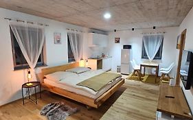 Hoch2 Apartment - Modern, komfortabel&24h Self-Check-in mit Parkplatz